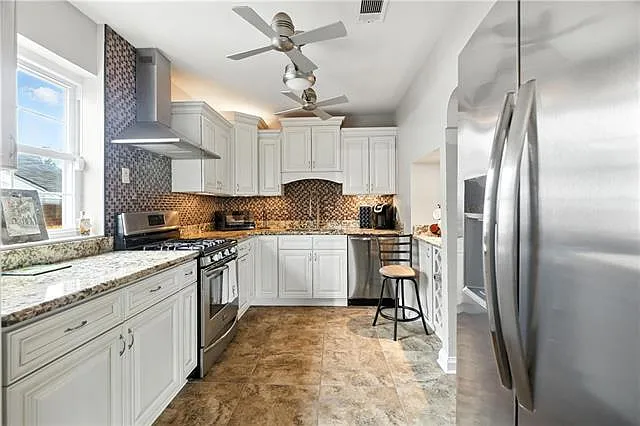 2 bed, 1.0 bath, 1500 sqft, $2,500 — Photo 4