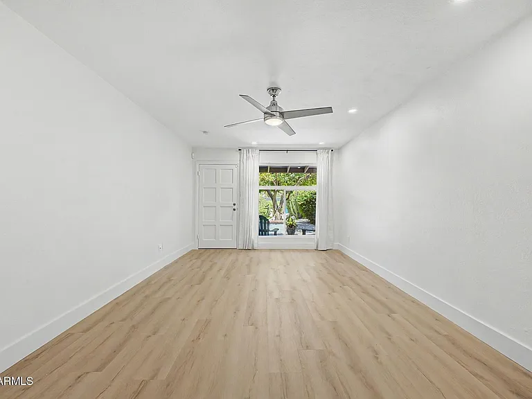 2727 E Montecito Ave — Photo 4