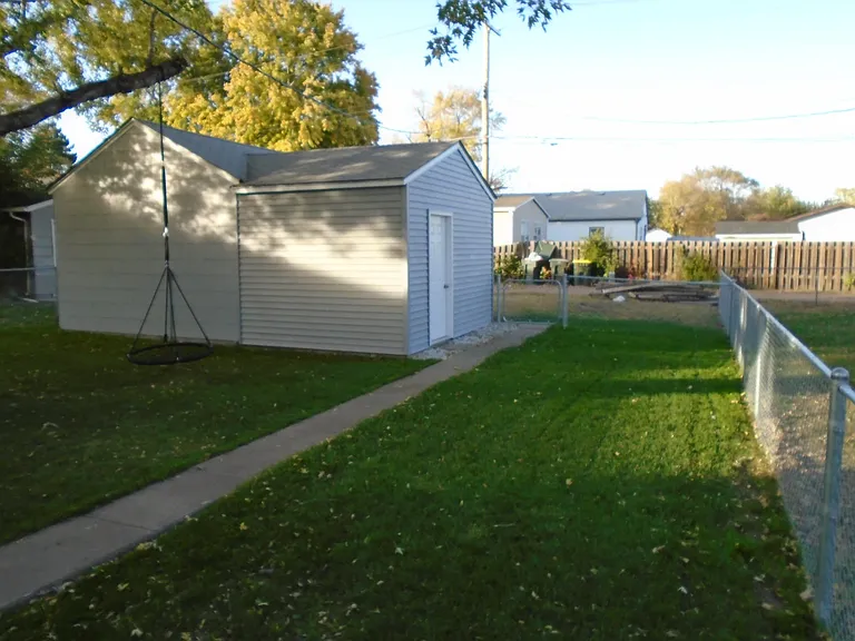 2219 W 4th St — Photo 4