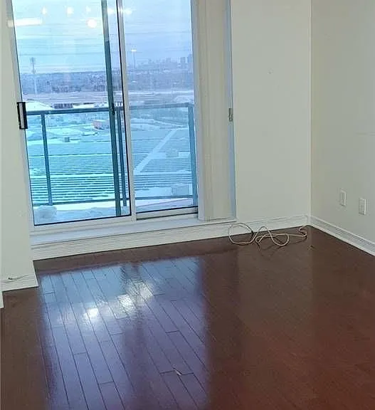 23 Oneida Cres #907 — Photo 4