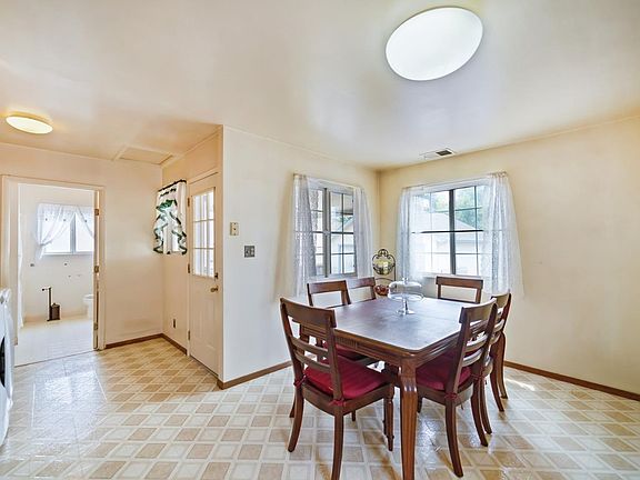 5th image of 825 N 12th St