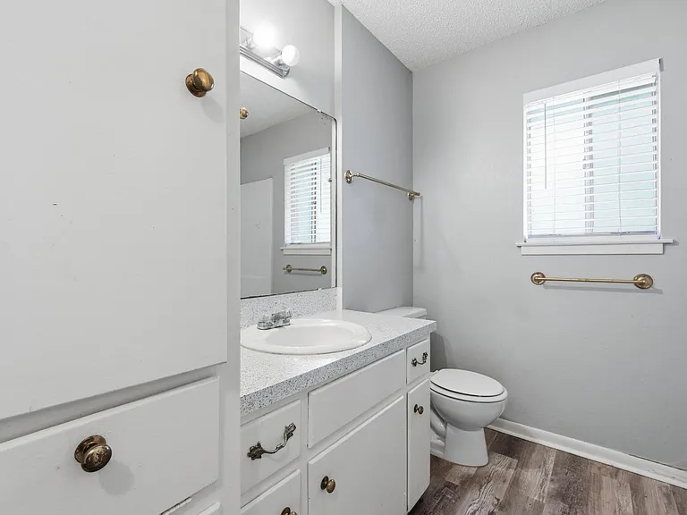8910 Little Walnut Pkwy #A — Photo 22