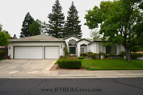 9000 N Camden Dr Photo 1
