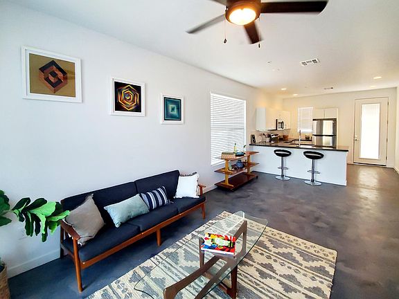 3rd image of 774 W Coolidge St #4