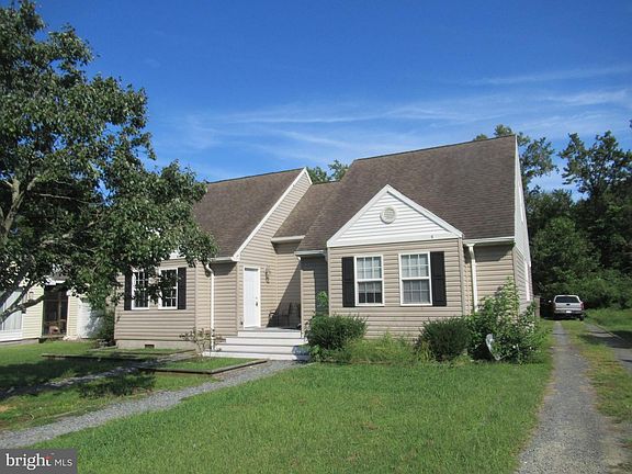 2nd image of 3437 Lawsonia Rd