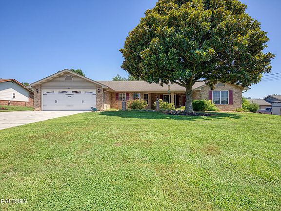2nd image of 418 Woods View Cir