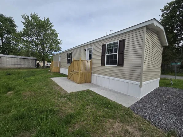 410 Donegal Dr, Utica, NY 13502