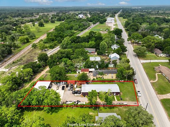 3rd image of 518 Columbus Rd