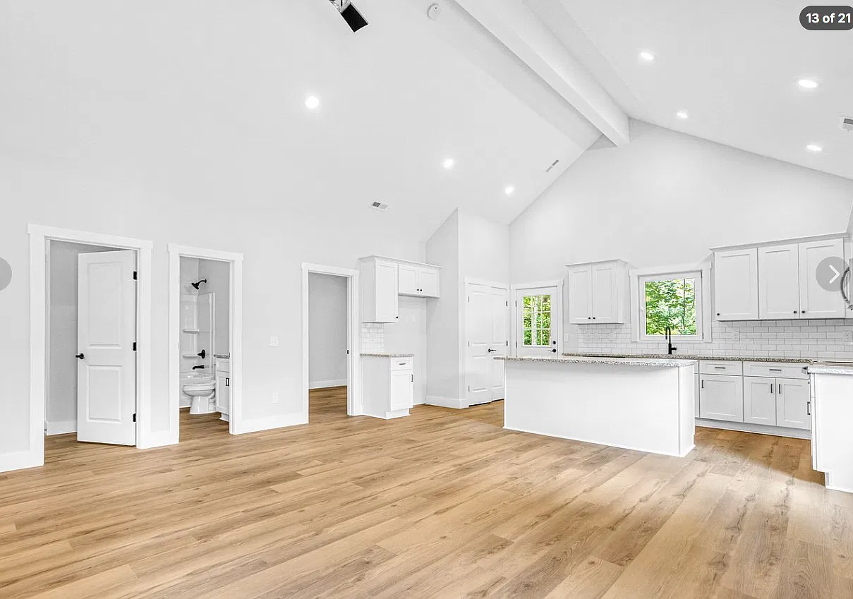 101 Hillcrest Drive - 1 — Photo 3