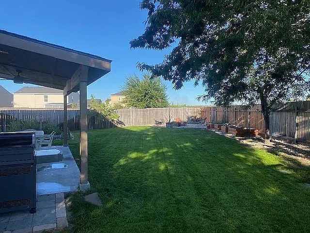 218 E Rose Lake Dr — Photo 4