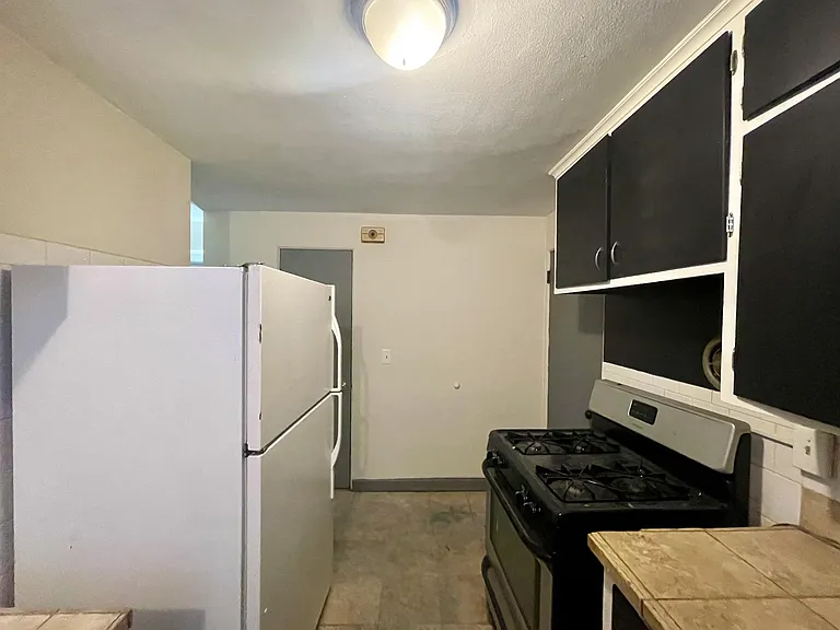 2419 Plymouth Ave N #2 — Photo 8