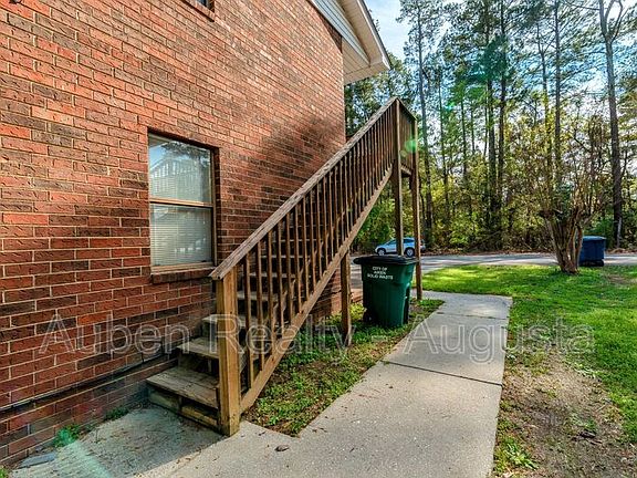 3rd image of 1546 Hamilton Dr APT 201
