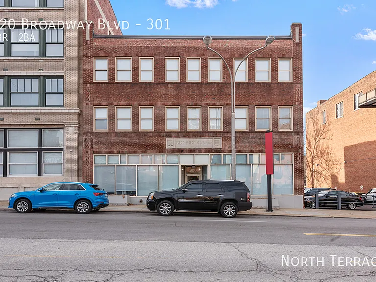 920 Broadway Blvd #301 — Photo 15