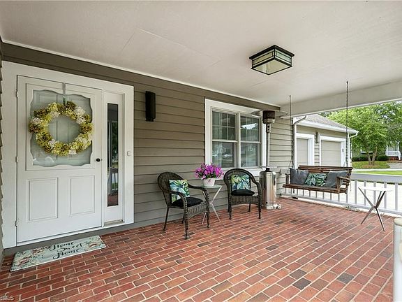 2nd image of 633 Huntington Dr