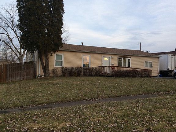 3rd image of 204 Laurie Dr