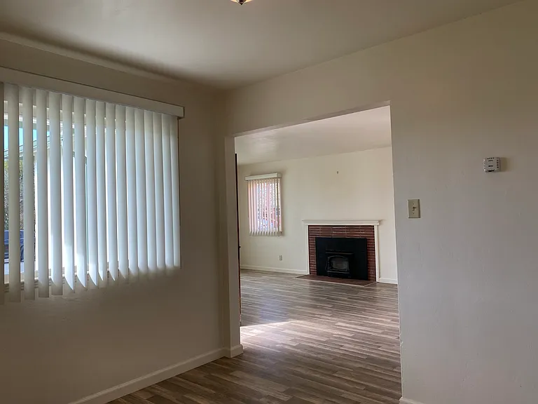 1120 Austin Way — Photo 3