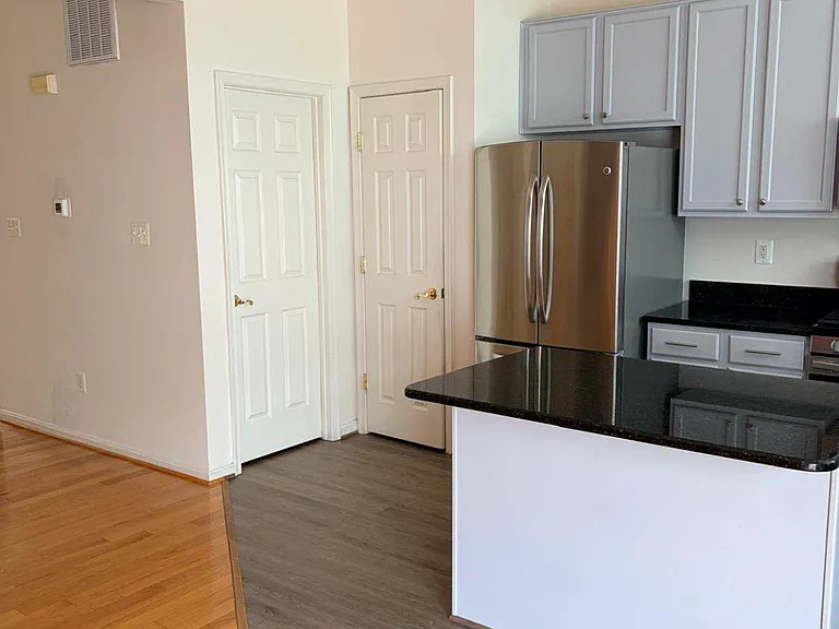 21784 Oakville Ter — Photo 6