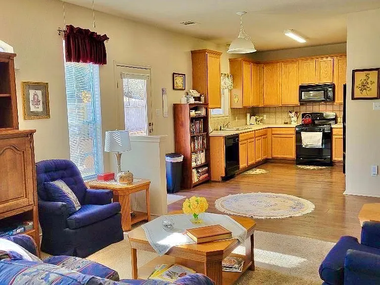 2203 Hazen Ln — Photo 5