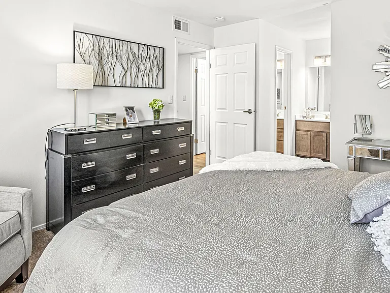 Enclave at Eagle Creek Apartments — Photo 17
