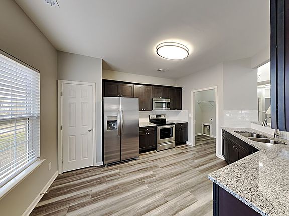 5th image of 3885 Graywood Dr