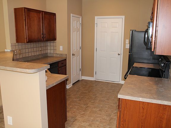 3rd image of 645 Woodson Dr