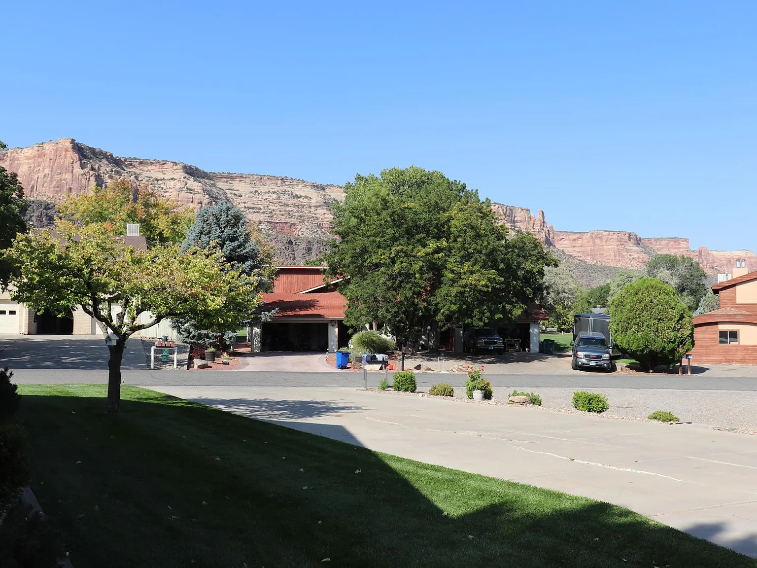 514 Rado Dr — Photo 2
