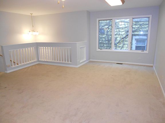 2nd image of 1430 W Pratt Blvd Unit B