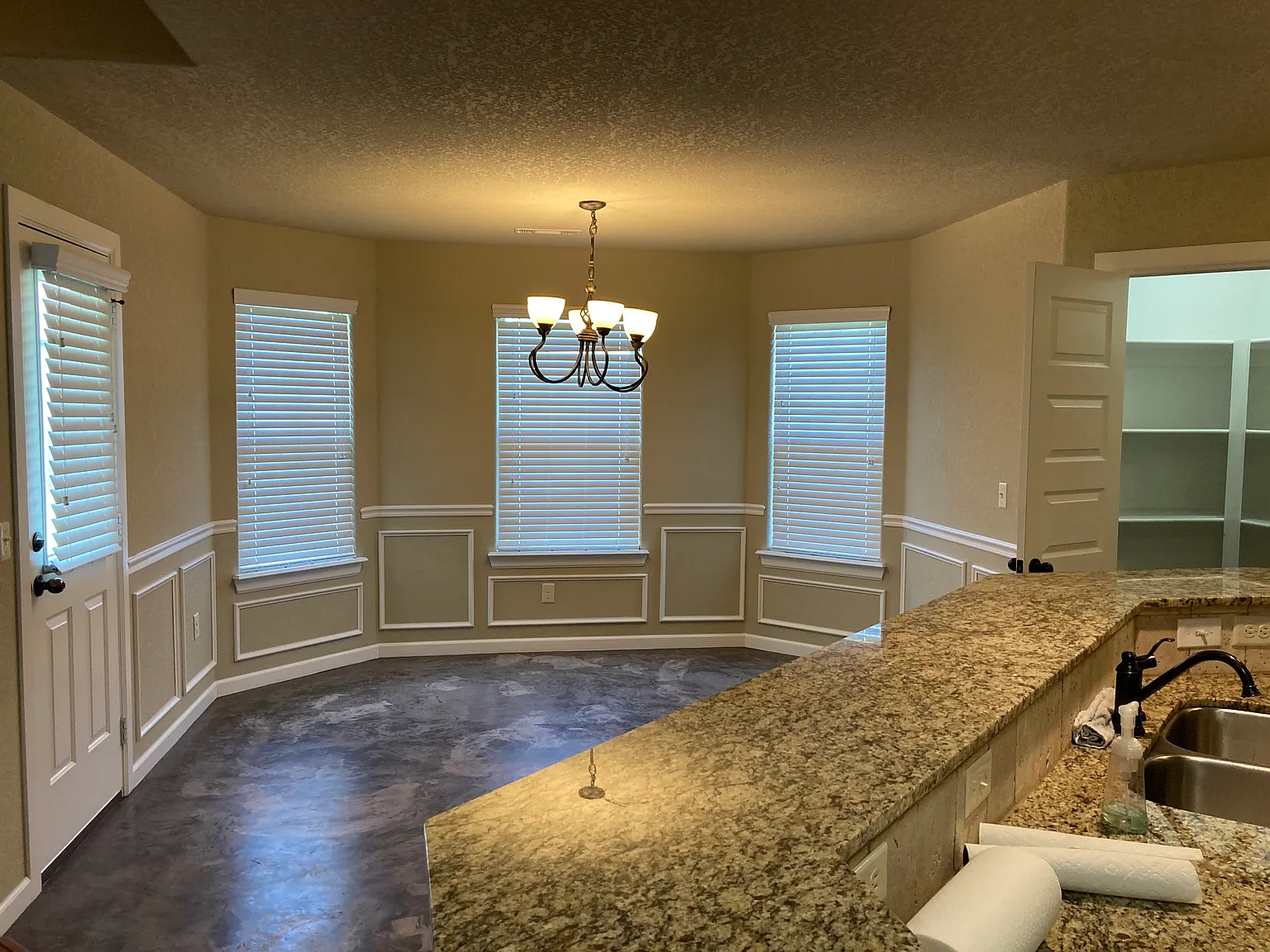 4 bed, 1819 sqft, $1,750 — Photo 2