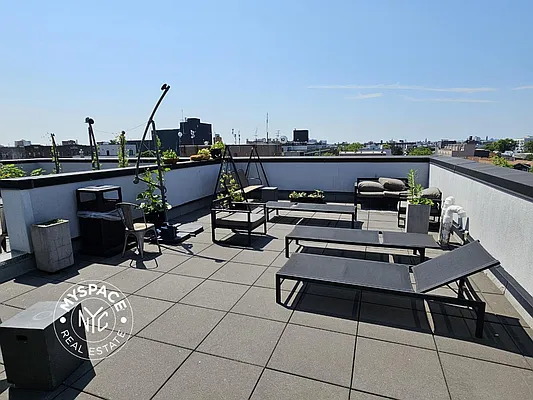 Rented by MySpaceNYC | media 37