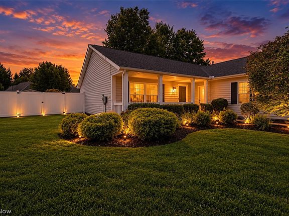 4th image of 737 Sunset Dr