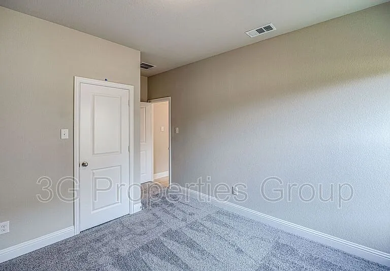 1513 Elizabeth St — Photo 16