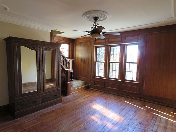 2nd image of 229 Newnam Ave