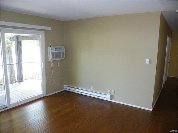 2nd image of 10018 S Bunker Hill Dr #G