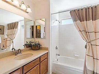 5th image of 1016 Turtledove Dr