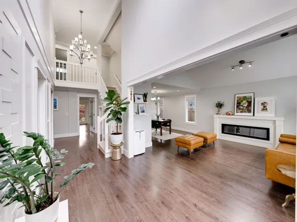 6288 Crescent Pl, Delta, BC V4K 4V2
