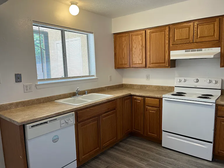 2 bed, 1.0 bath, 800 sqft, $1,135 — Photo 19