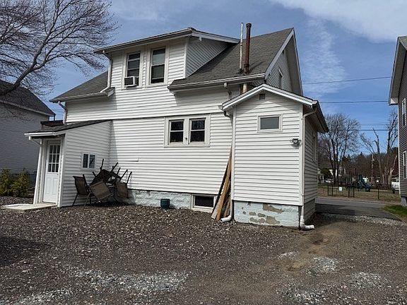 3rd image of 14 Taylor St
