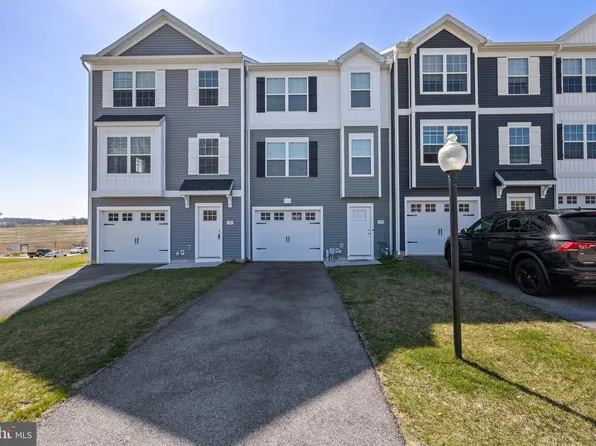 16 Overshot Ln, Gettysburg, PA 17325