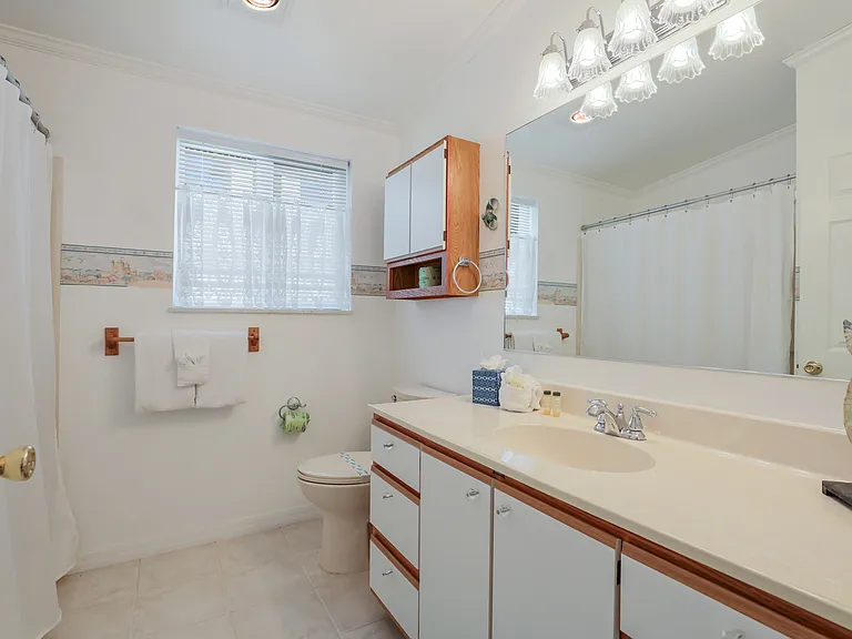 2804 Avenue C — Photo 13