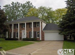 729 Rutgers Rd, Rochester Hills, MI 48309