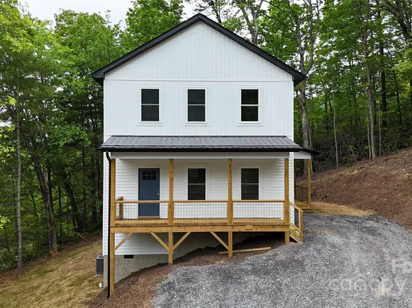 215 Whitaker Rd, Fairview, NC 28730