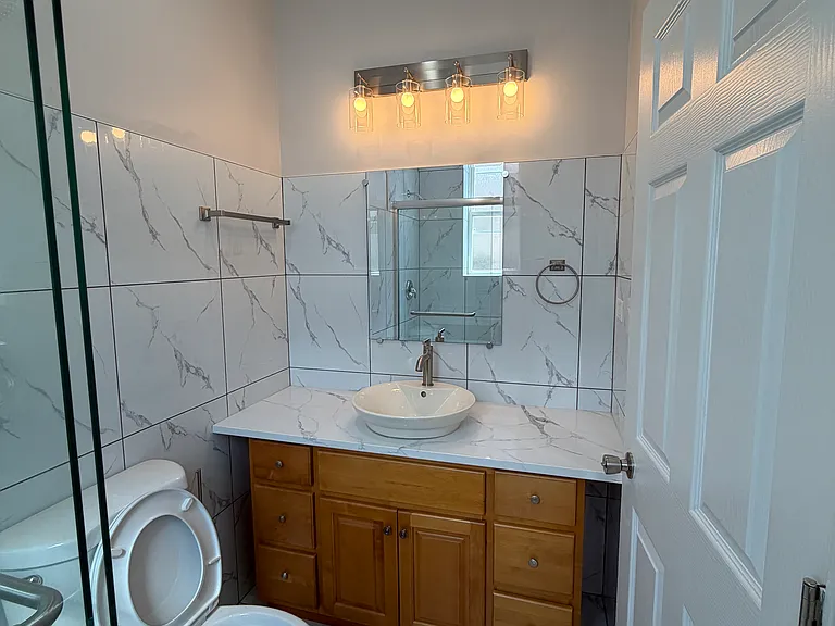 3019 S Union Ave #2 — Photo 7