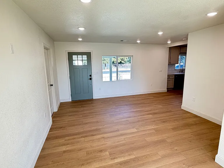 9001 E Acampo Rd — Photo 4