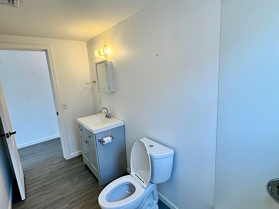 3rd image of 235 East St #4