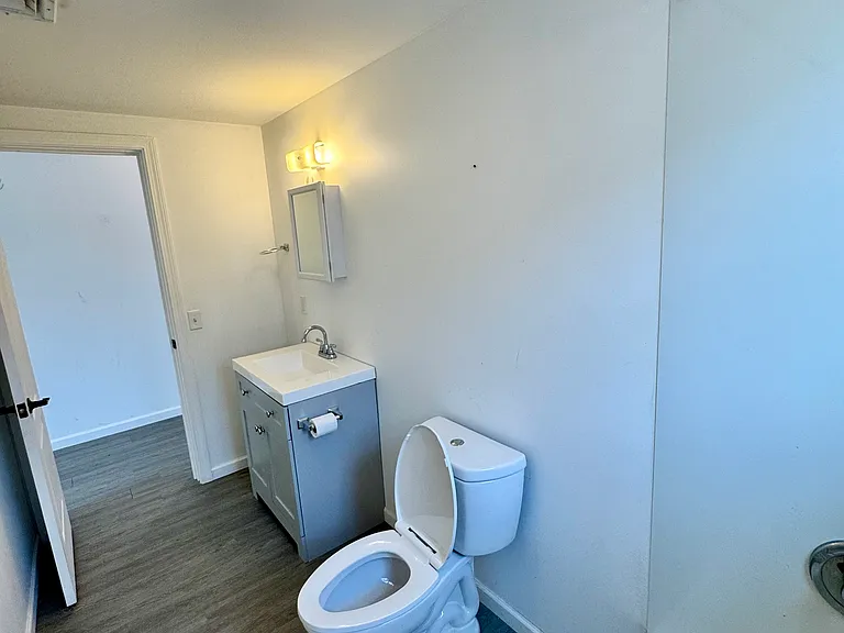 235 East St #4 — Photo 3