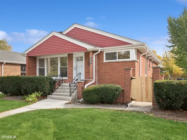 8551 E Prairie Rd, Skokie, IL 60076