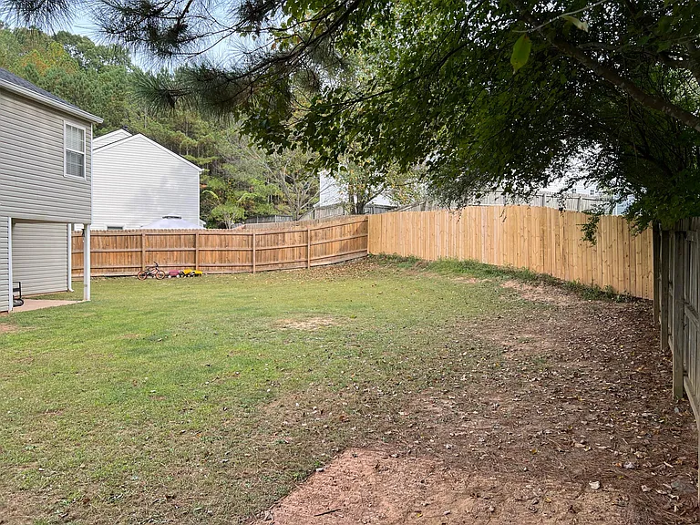 210 Oak Grove Ln — Photo 13