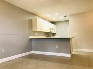 565 NW 100th Pl #203, Hollywood, FL 33024