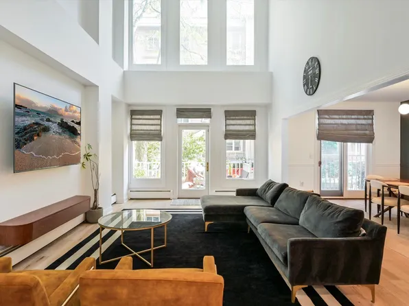 207 Shearwater Ct West image 3 of 32