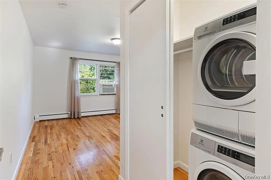 3 bed, 2.0 bath, 1300 sqft, $5,500 — Photo 4